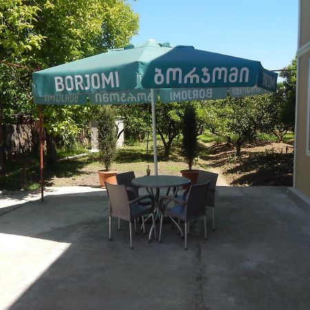 Guest House On Angisa Batumi Exterior foto