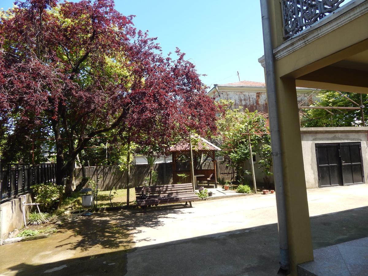 Guest House On Angisa Batumi Exterior foto