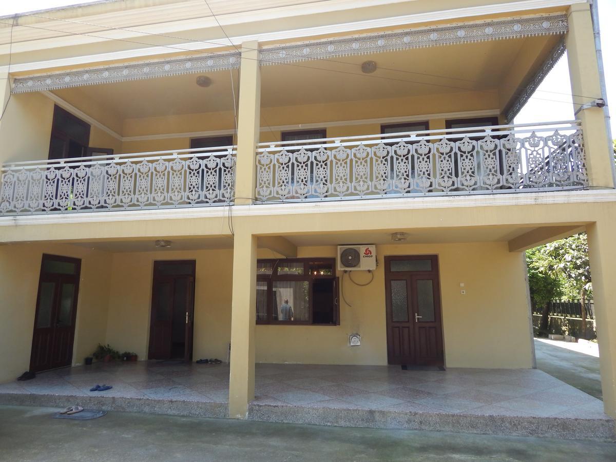Guest House On Angisa Batumi Exterior foto